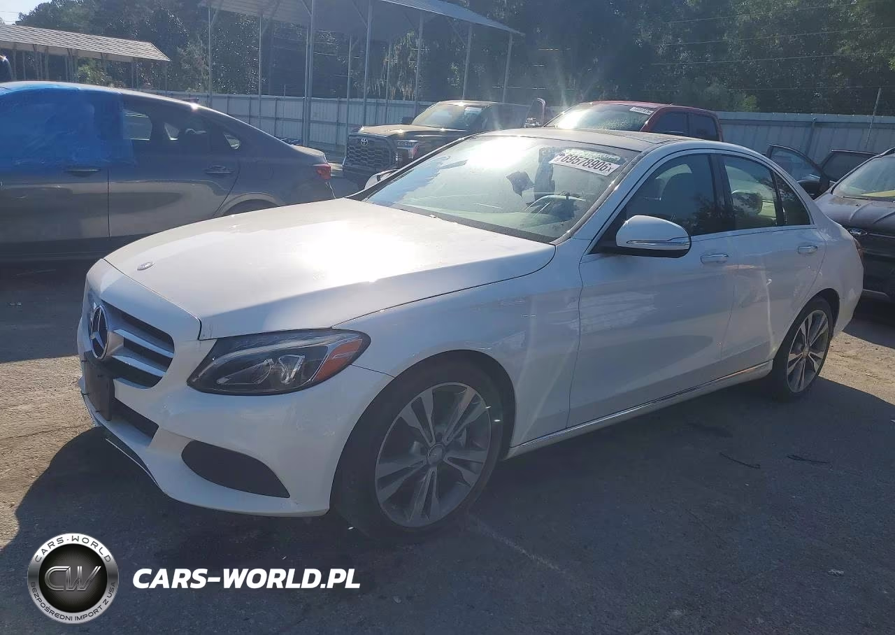 2015 Mercedes-Benz C 300 – zdjęcie 1 z 12