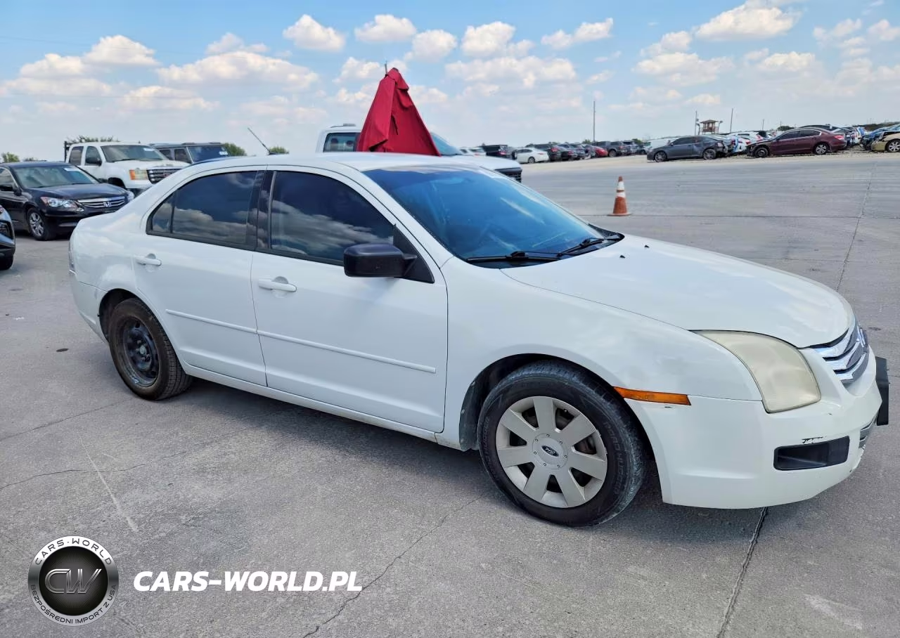 2009 Ford Fusion S VIN:3FAHP06ZX9R219815 - 4