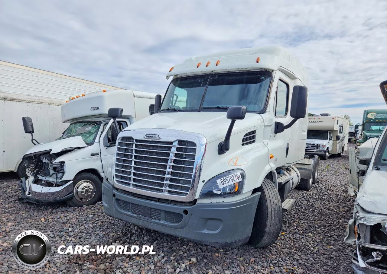 2020 Freightliner Cascadia 113 Semi Truck