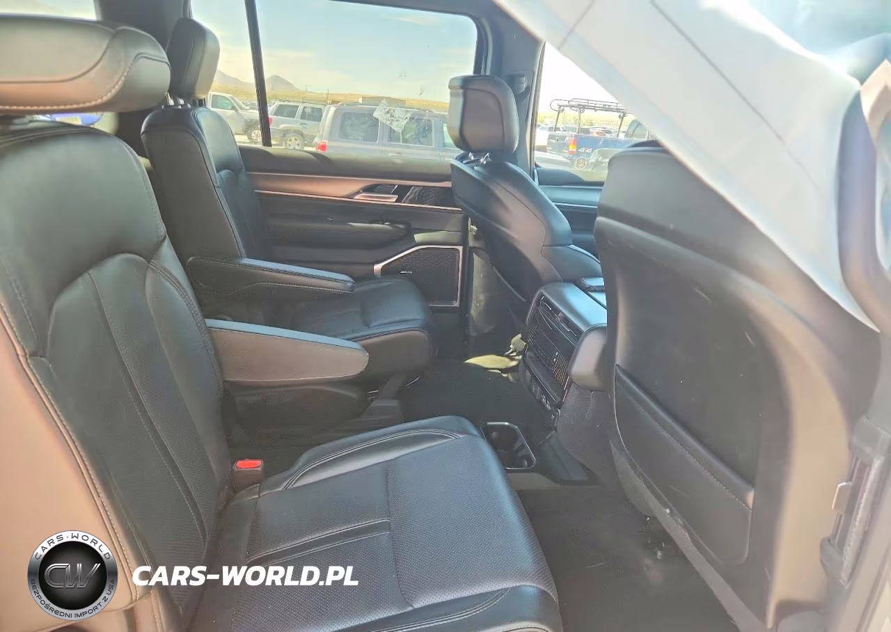 2025 Jeep Wagoneer L Series Ii VIN:1C4SJSBP4SS511939 - 10