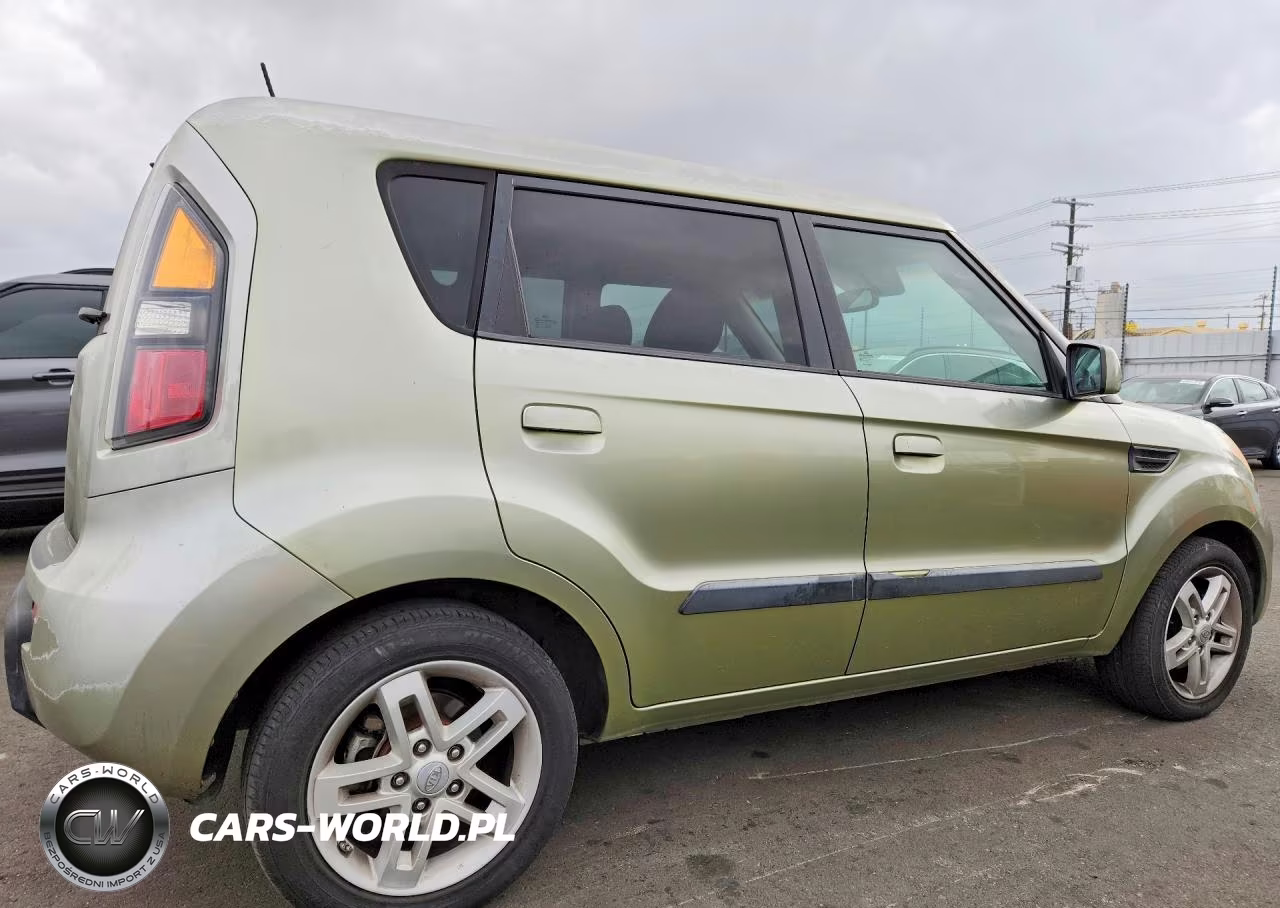 2010 Kia Soul + VIN:KNDJT2A25A7094909 - 3