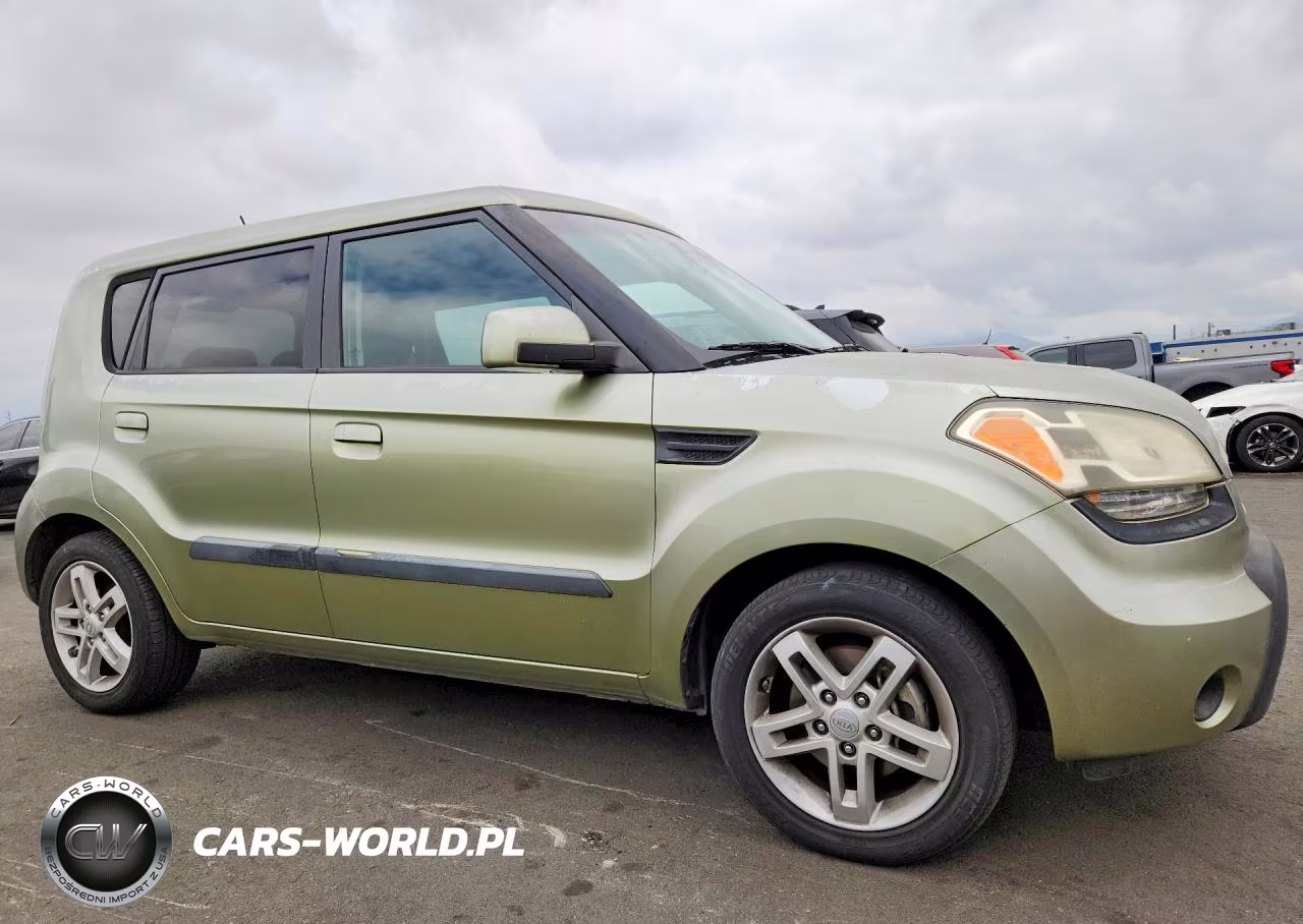 2010 Kia Soul + VIN:KNDJT2A25A7094909 - 4