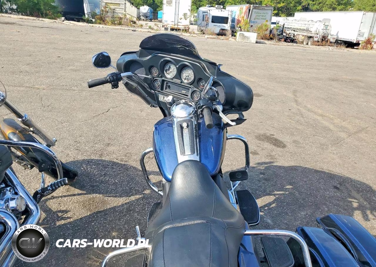 2012 Harley-Davidson Flhtcu Ultra Classic Electra Glide VIN:1HD1FCM16CB610435 - 6