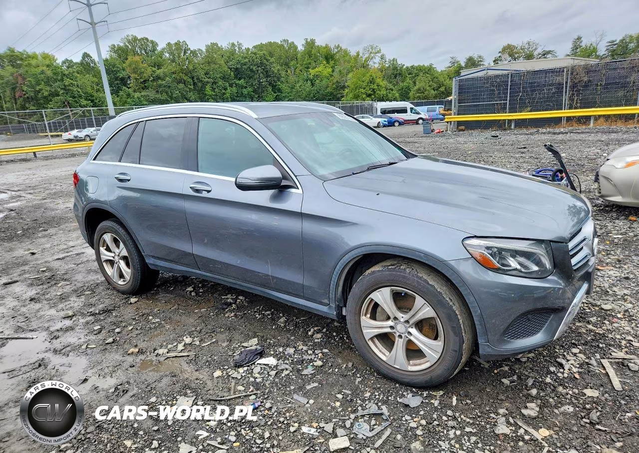 2017 Mercedes-Benz Glc 300 4Matic VIN:WDC0G4KB8HF137076 - 4