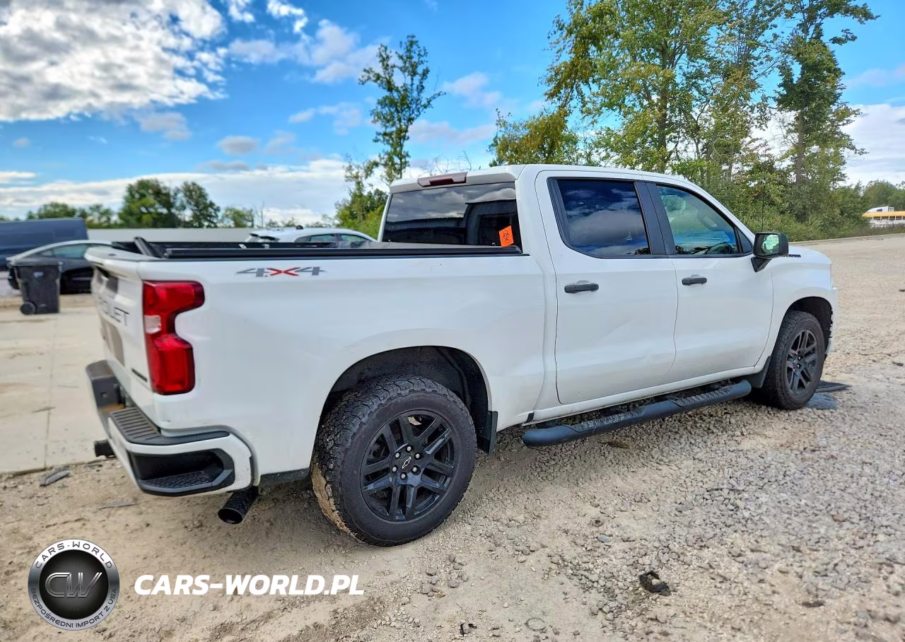 2021 Chevrolet Silverado K1500 Custom VIN:1GCPYBEK5MZ232771 - 3