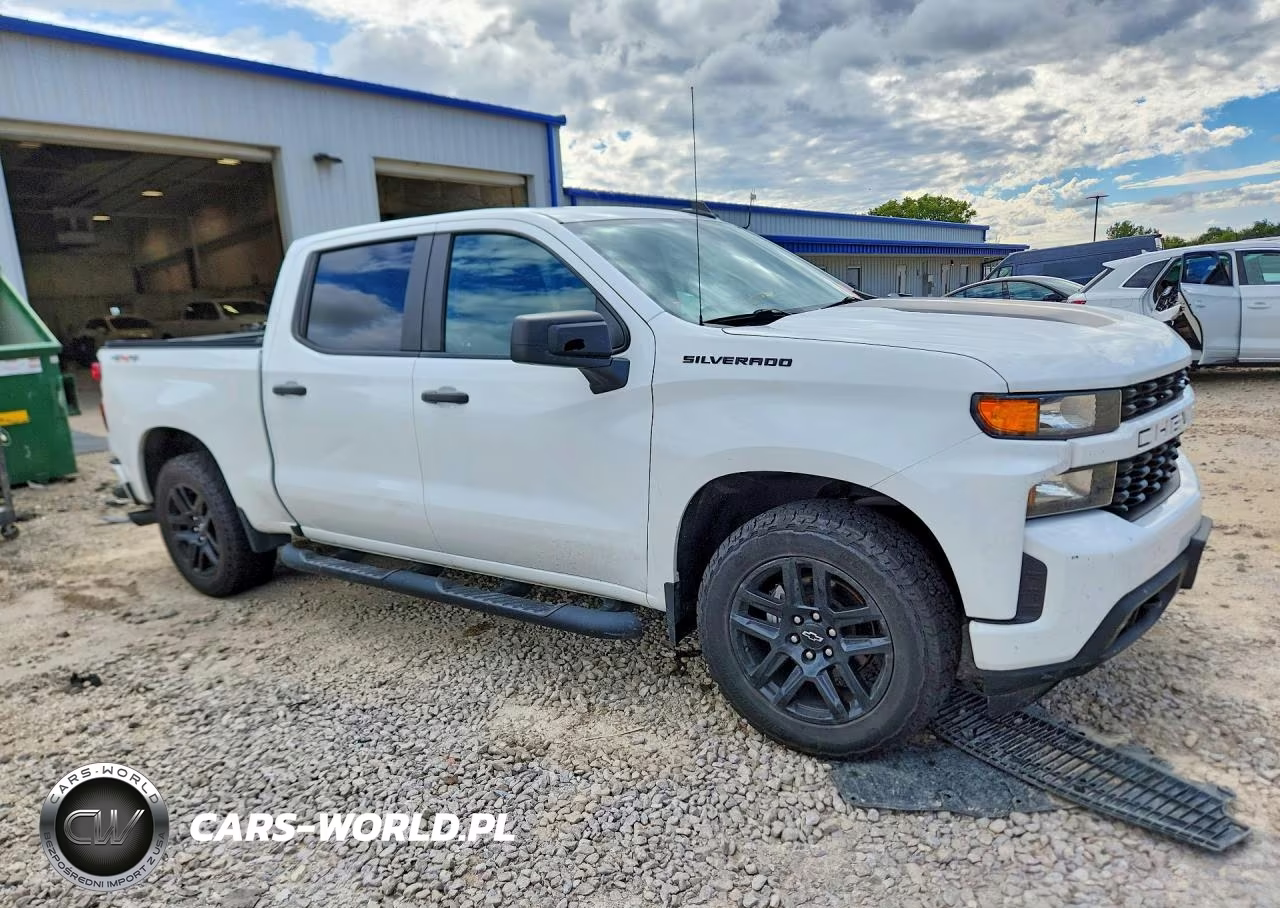 2021 Chevrolet Silverado K1500 Custom VIN:1GCPYBEK5MZ232771 - 4