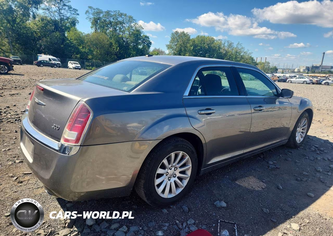 2012 Chrysler 300 VIN:2C3CCAAG9CH220036 - 3