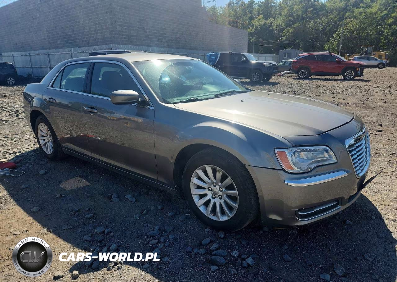 2012 Chrysler 300 VIN:2C3CCAAG9CH220036 - 4