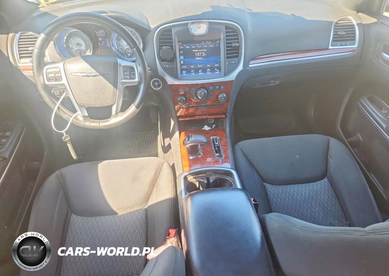 2012 Chrysler 300 VIN:2C3CCAAG9CH220036 - 8