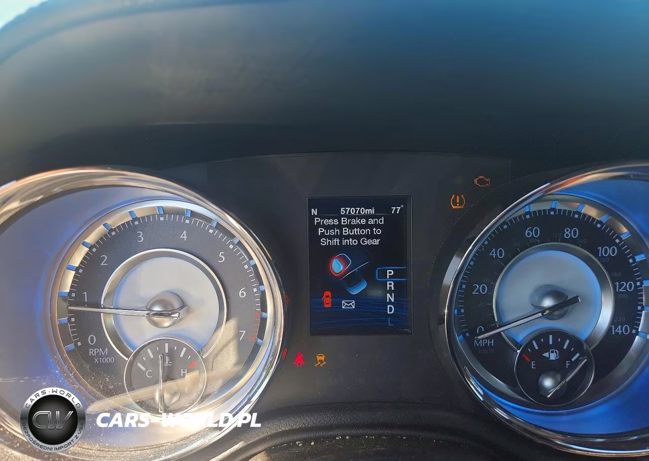 2012 Chrysler 300 VIN:2C3CCAAG9CH220036 - 9