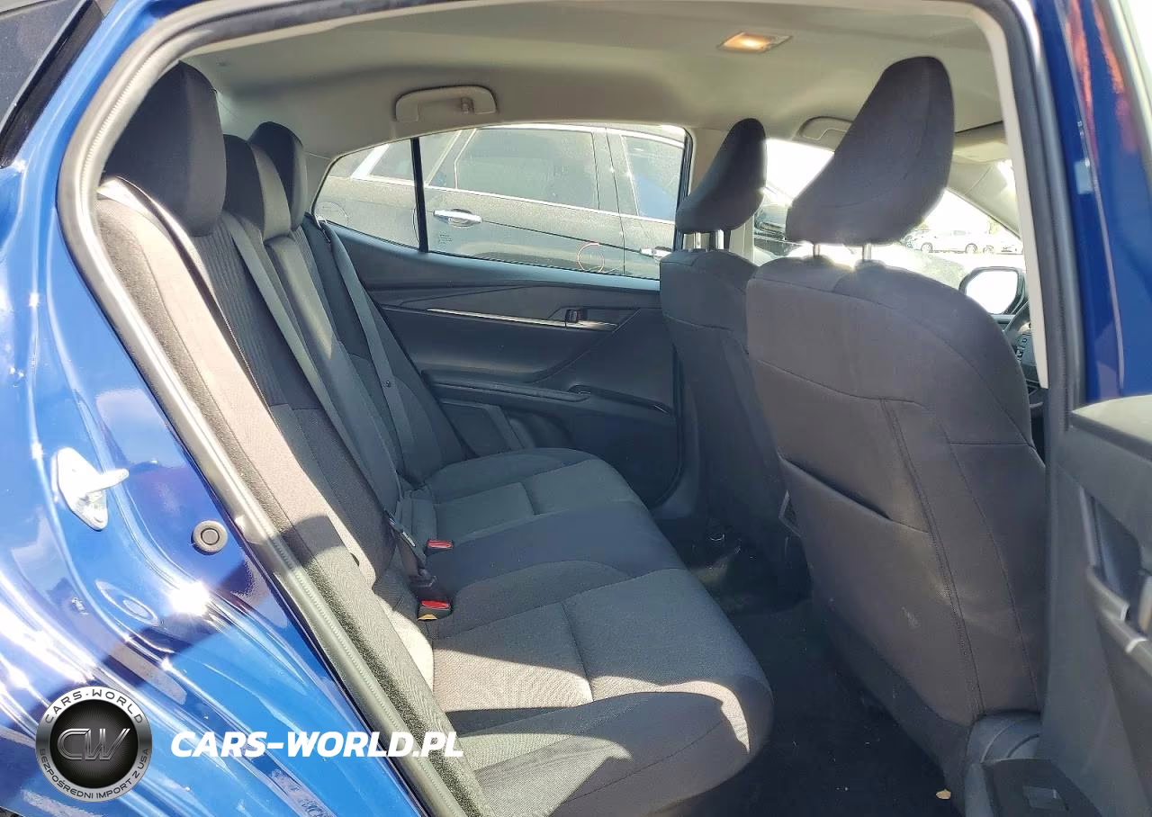 2025 Toyota Camry Le VIN:4T1DBADK6SU034724 - 10