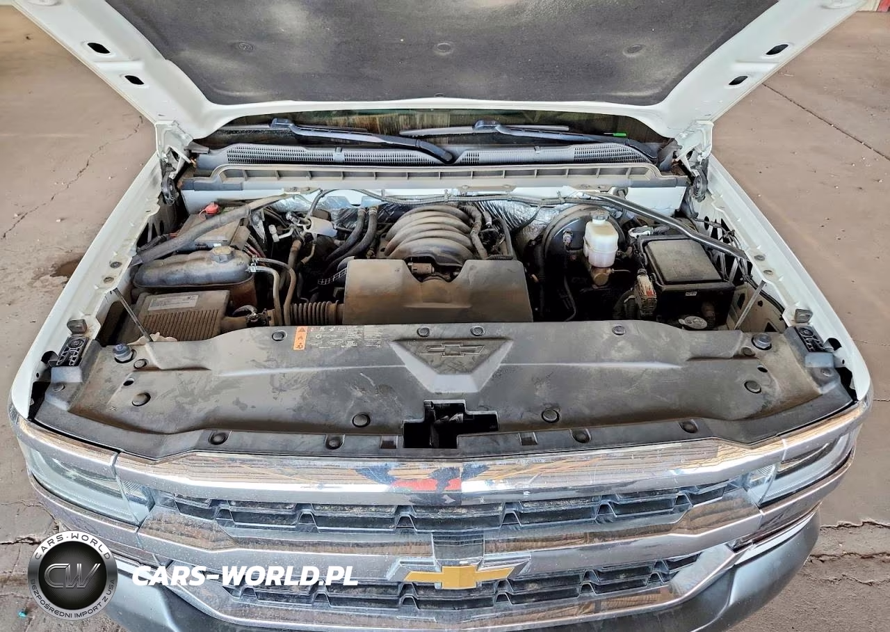 2018 Chevrolet Silverado K1500 VIN:3GCUKNEH1JG140336 - 11