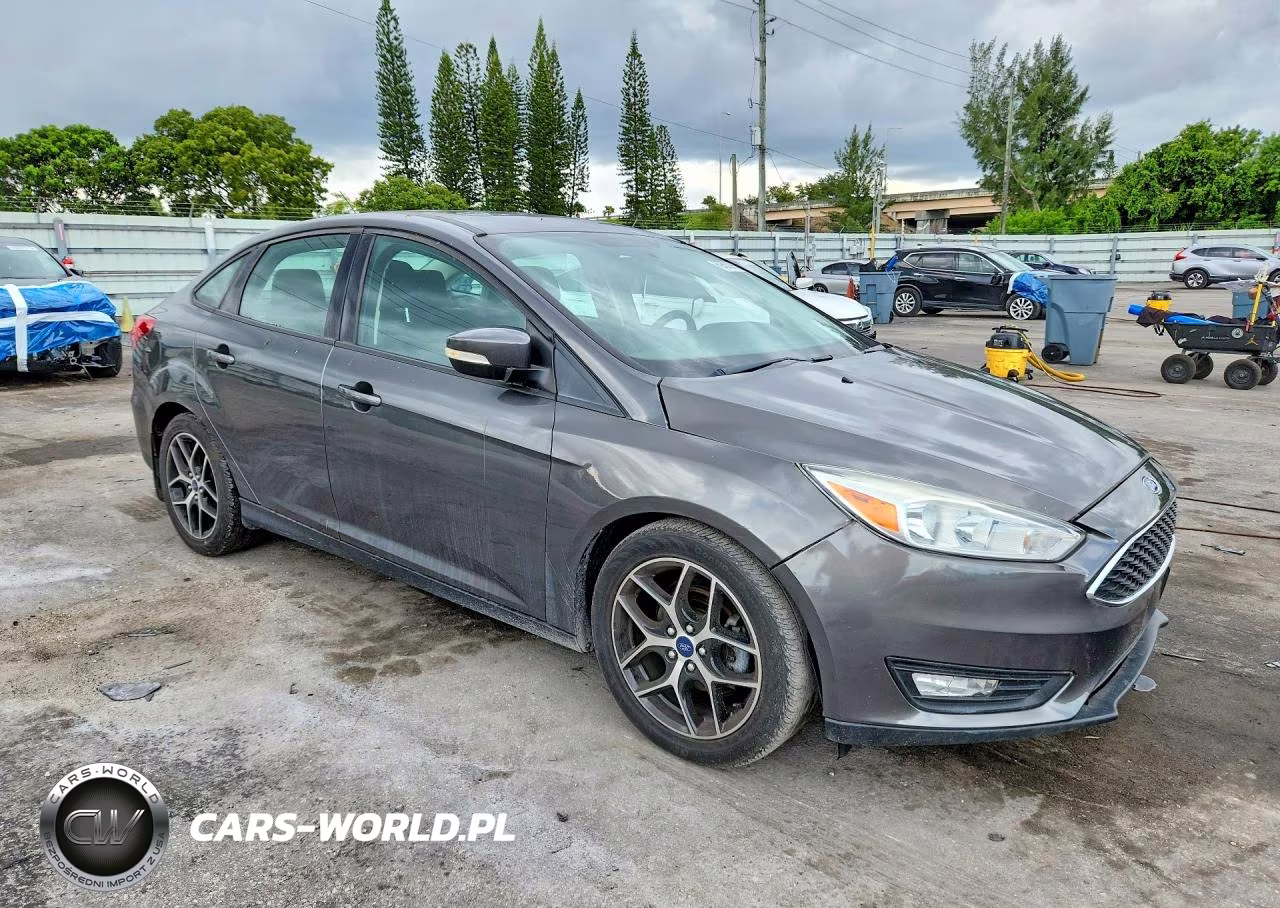 2018 Ford Focus Sel VIN:1FADP3H2XJL318668 - 4