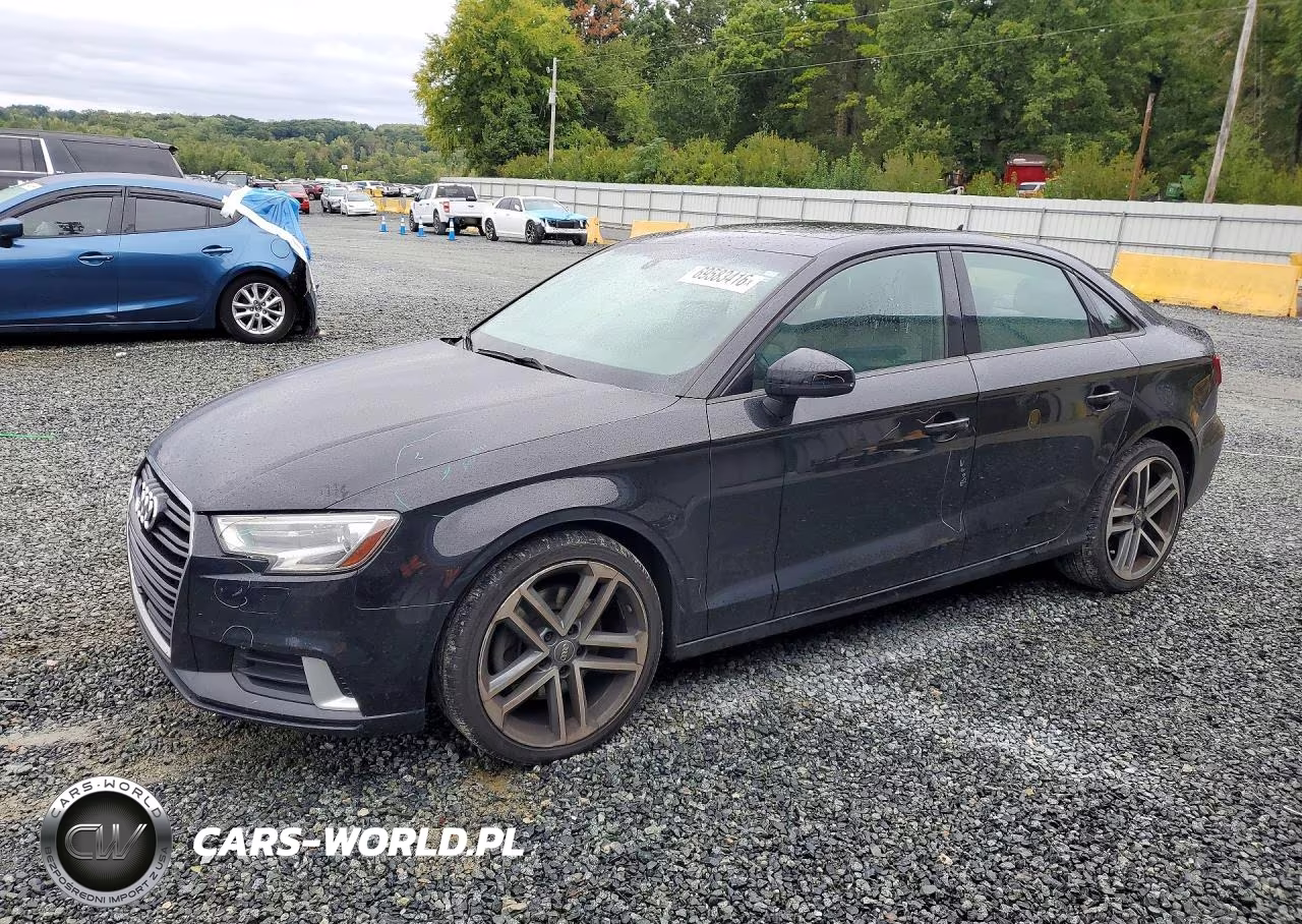 2018 Audi A3 Premium VIN:WAUAUGFF4J1071899 - 1