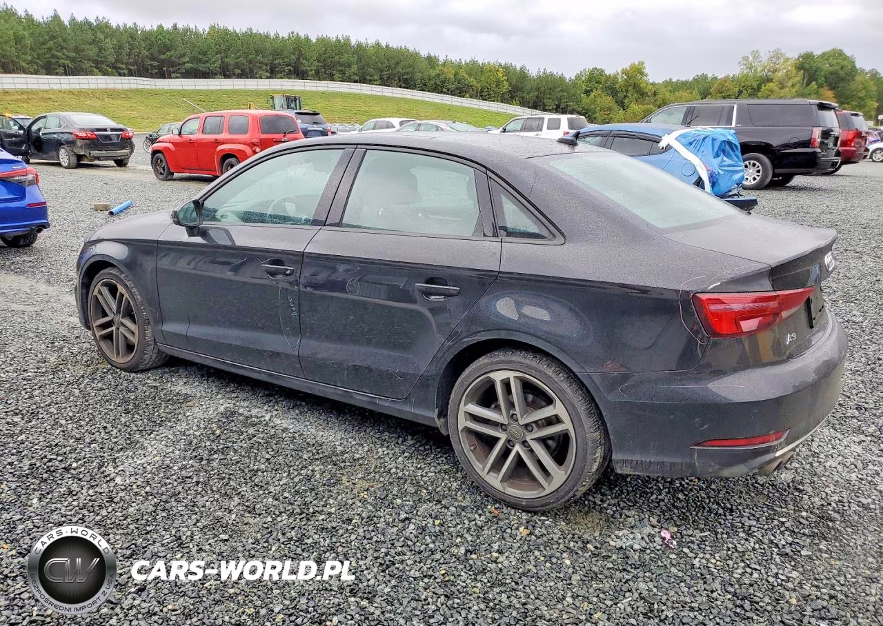 2018 Audi A3 Premium VIN:WAUAUGFF4J1071899 - 2