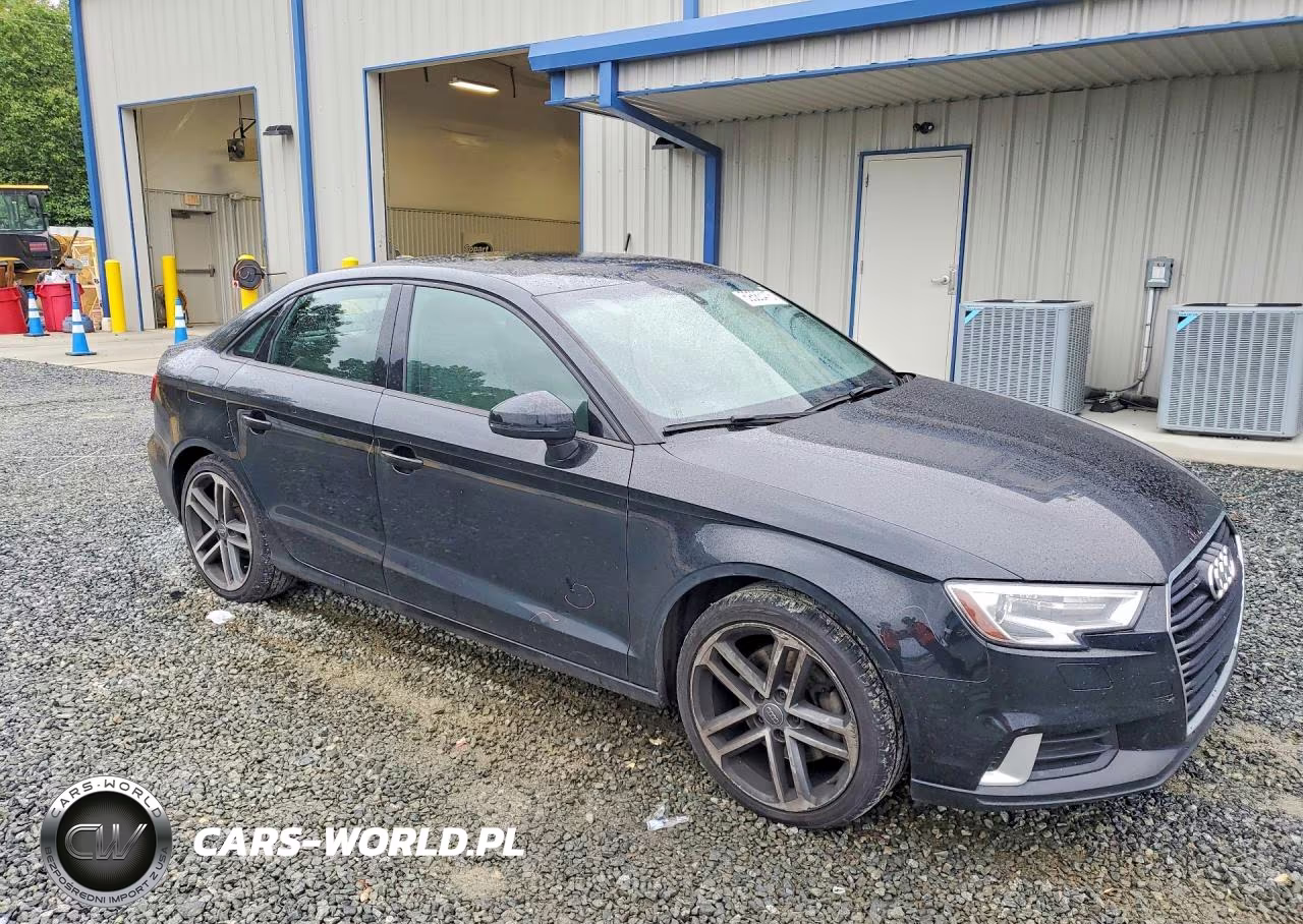 2018 Audi A3 Premium VIN:WAUAUGFF4J1071899 - 4