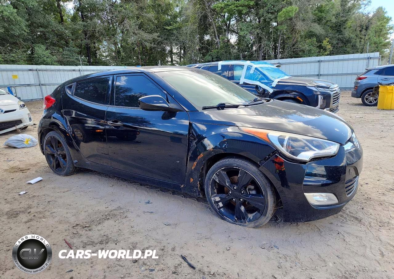 2017 Hyundai Veloster Value Edition VIN:KMHTC6AD5HU320679 - 4