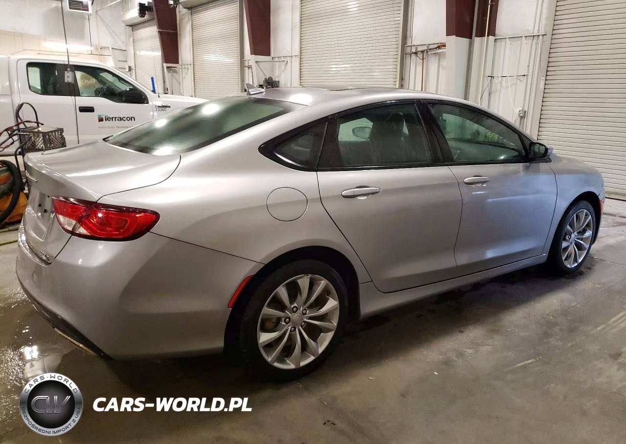 2015 Chrysler 200 S VIN:1C3CCCDG3FN686791 - 3