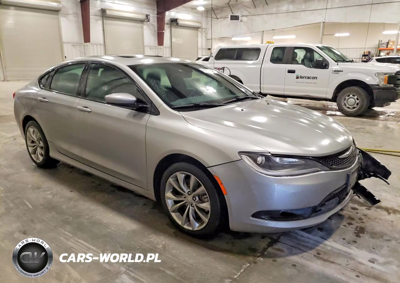 2015 Chrysler 200 S VIN:1C3CCCDG3FN686791 - 4