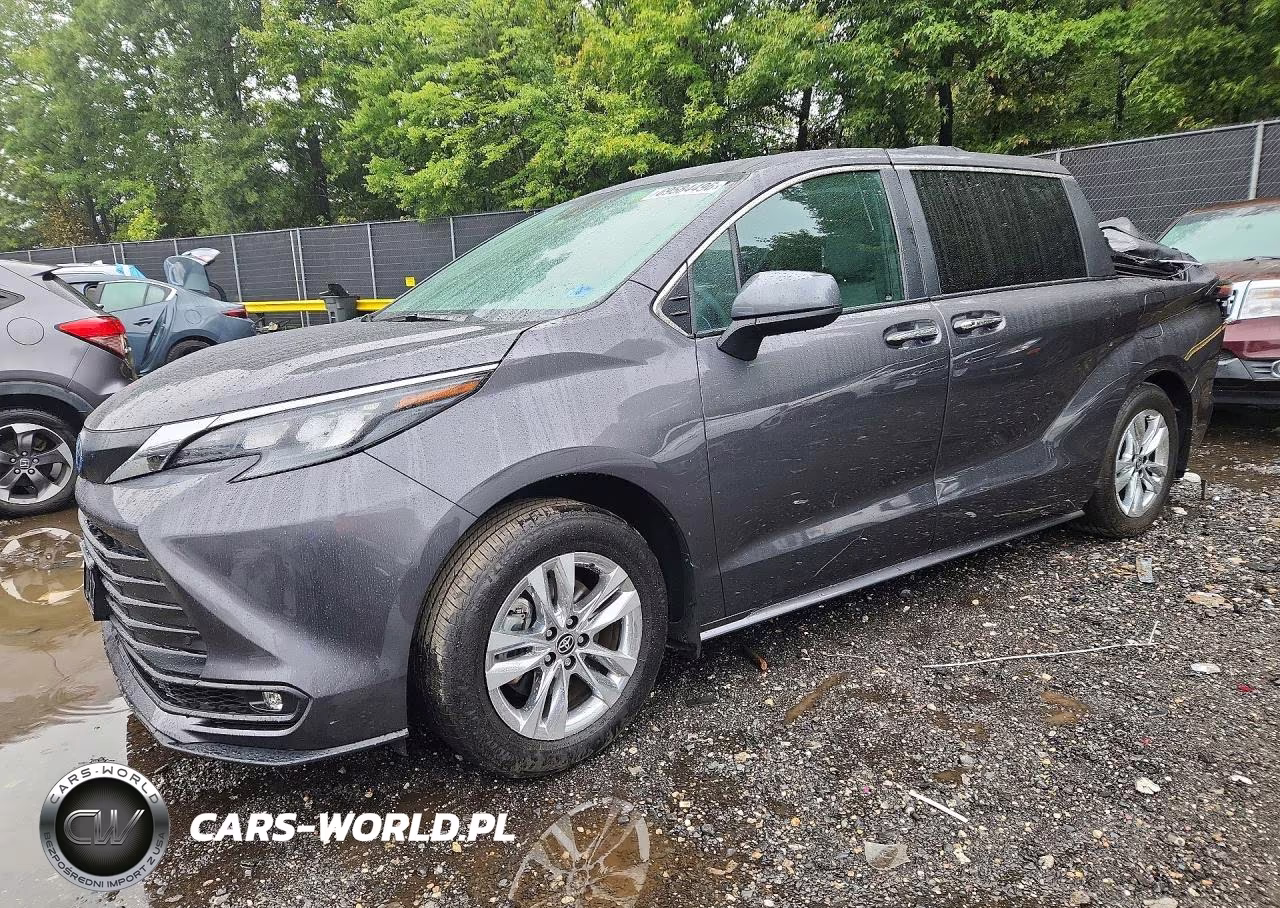 2025 Toyota Sienna Xle 7-Passenger