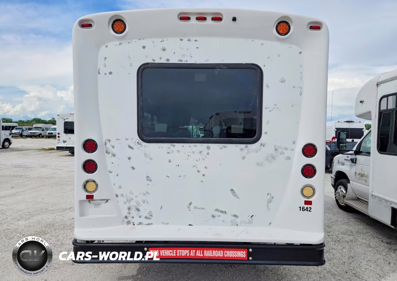 2021 Ford Econoline E350 Super Duty Cutaway Van VIN:1FDEE3FN5MDC10809 - 6
