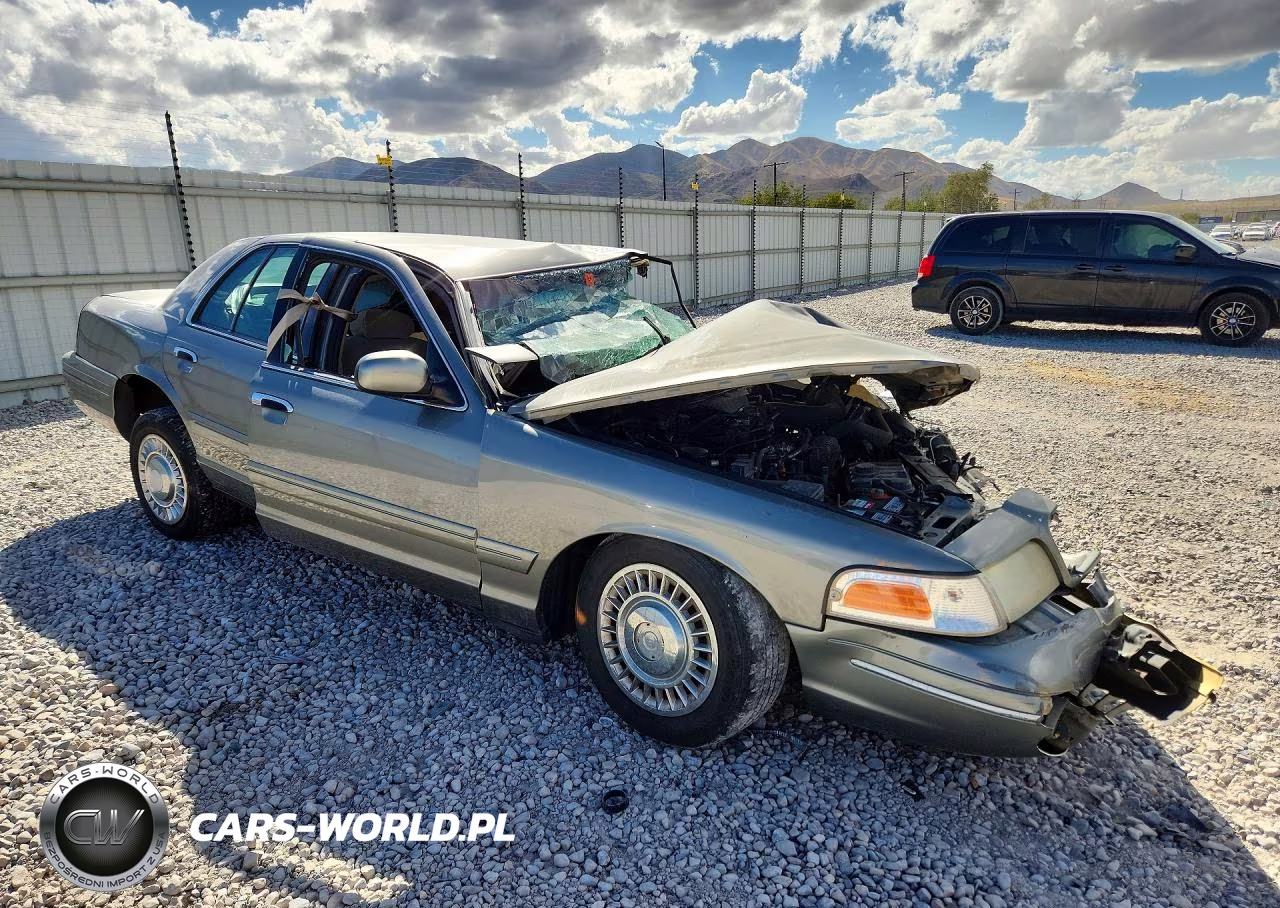 2000 Ford Crown Victoria VIN:2FAFP73W7YX158126 - 4