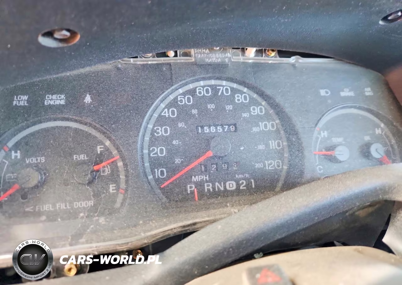 2000 Ford Crown Victoria VIN:2FAFP73W7YX158126 - 9
