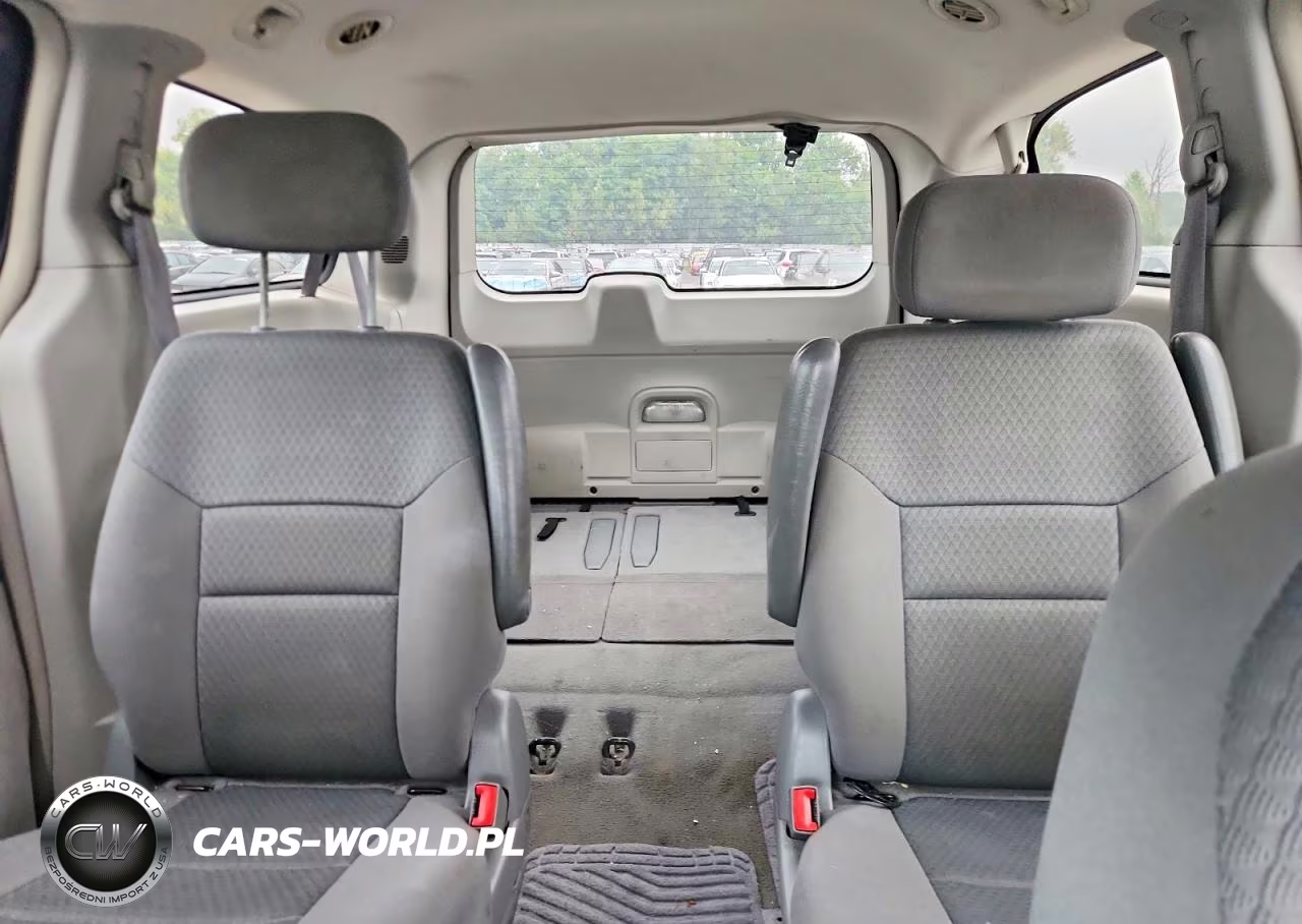 2010 Chrysler Town & Country Lx VIN:2A4RR4DE3AR214167 - 10