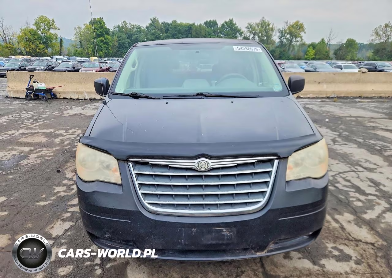 2010 Chrysler Town & Country Lx VIN:2A4RR4DE3AR214167 - 5