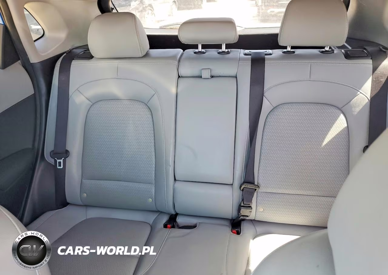 2019 Hyundai Kona Limited VIN:KM8K33A50KU327811 - 10
