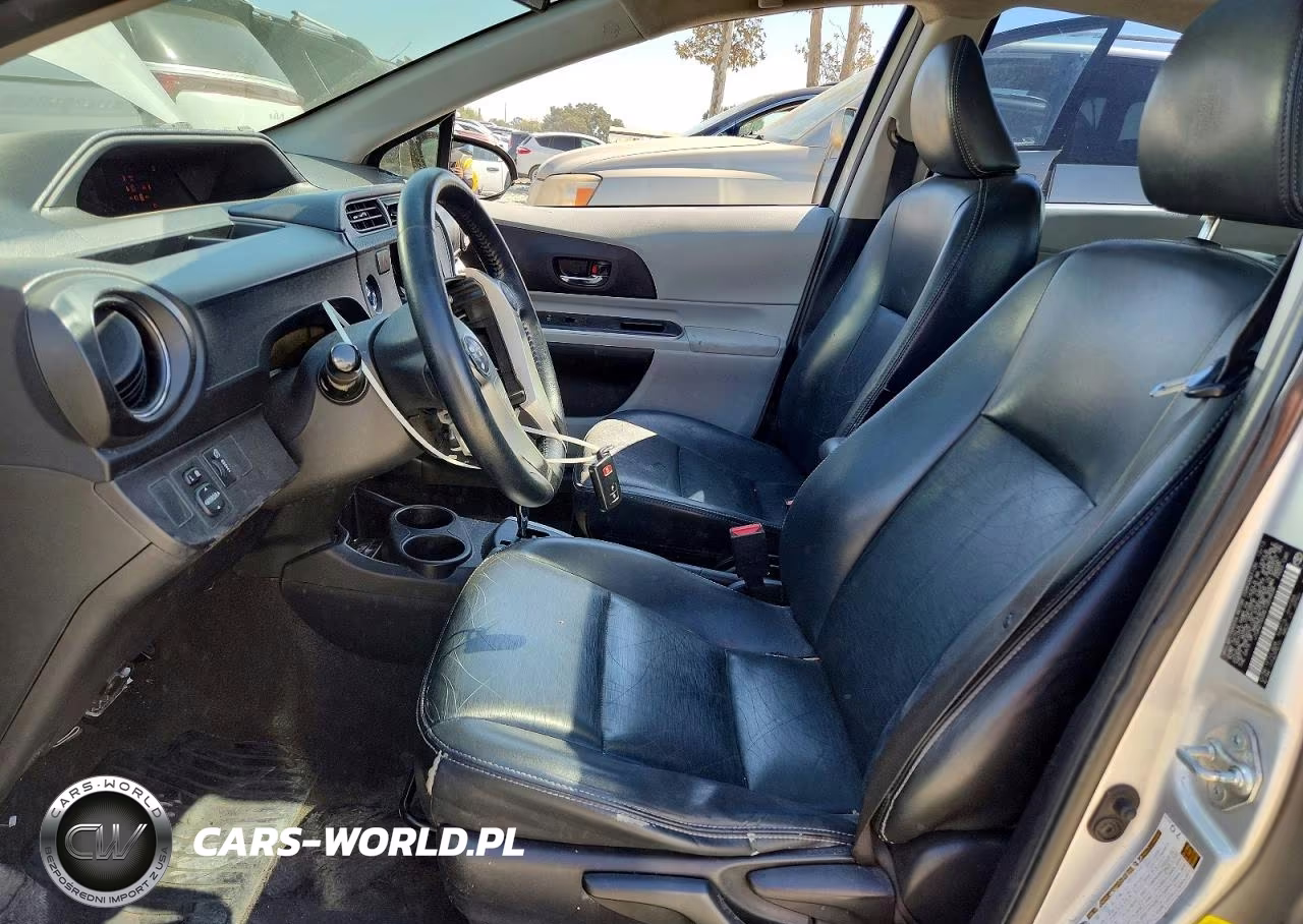 2014 Toyota Prius C Four VIN:JTDKDTB3XE1059838 - 7