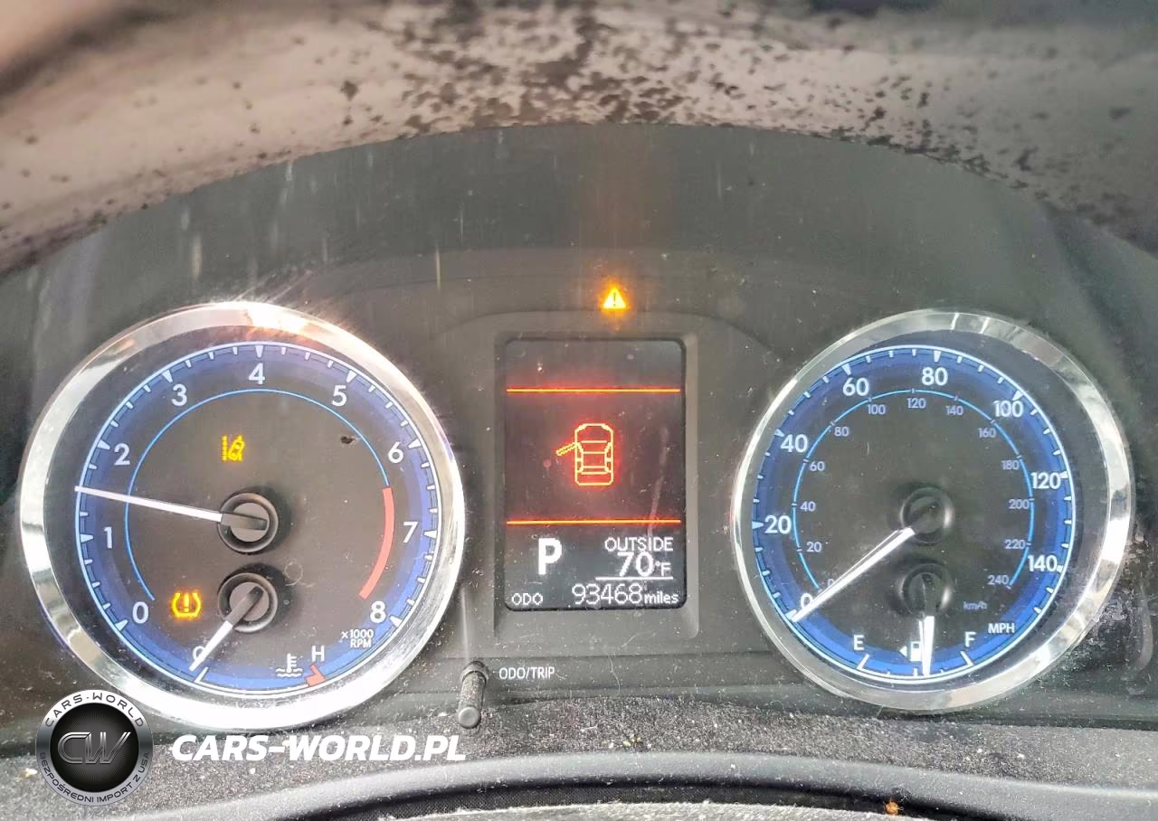 2017 Toyota Corolla Le Eco VIN:5YFBPRHE9HP631081 - 9