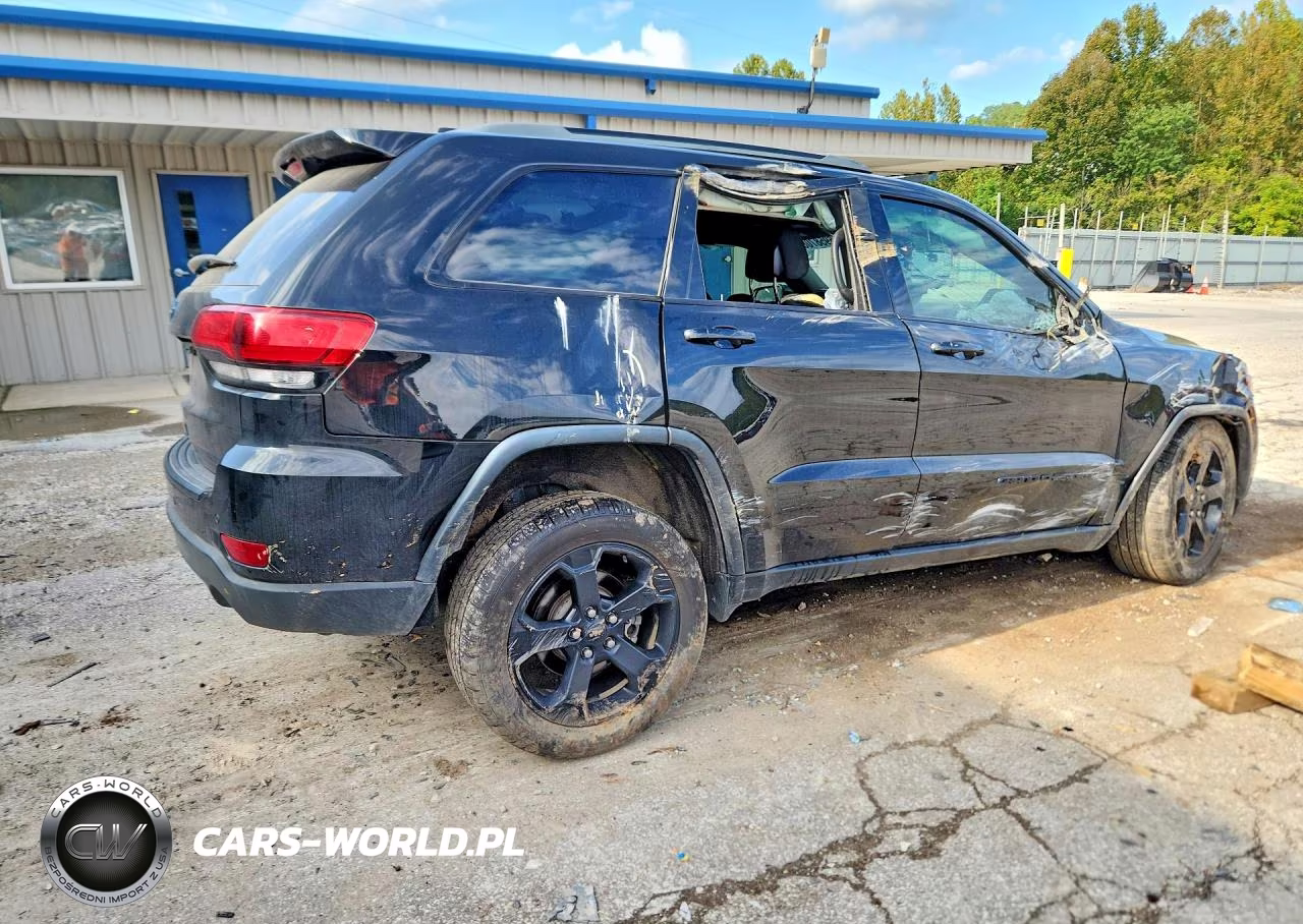 2018 Jeep Grand Cherokee VIN:1C4RJFAG4JC482264 - 3