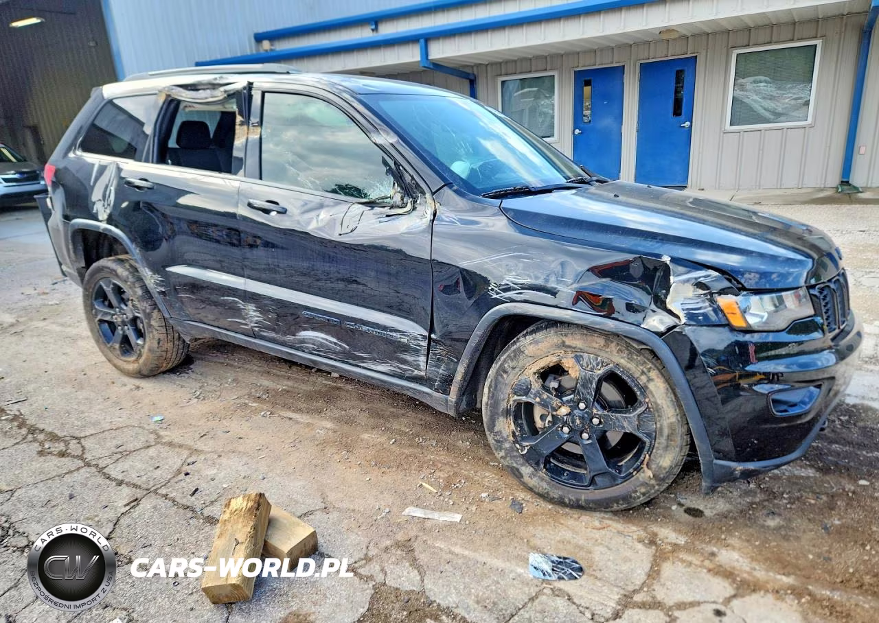 2018 Jeep Grand Cherokee VIN:1C4RJFAG4JC482264 - 4
