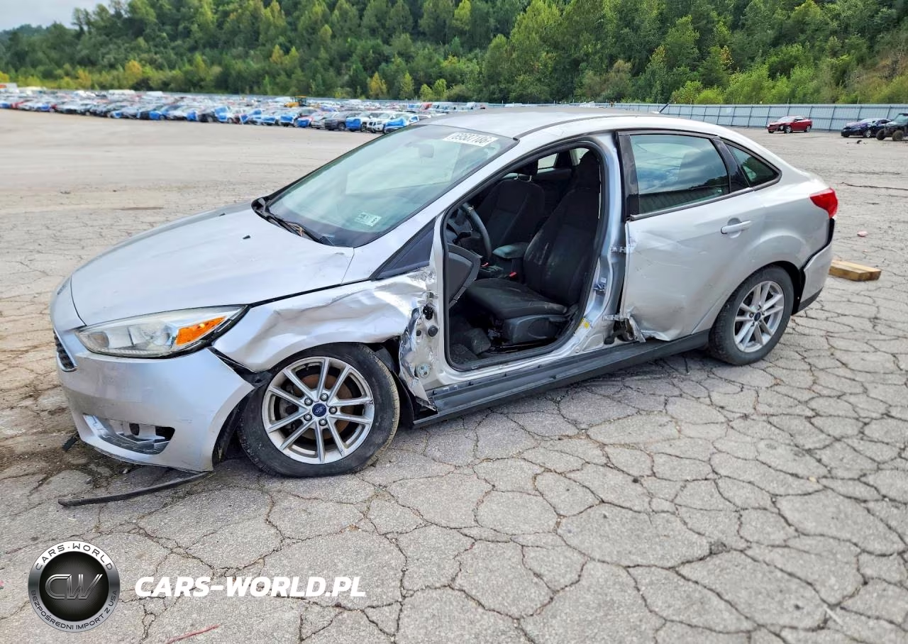 2017 Ford Focus Se VIN:1FADP3F27HL204267 - 1