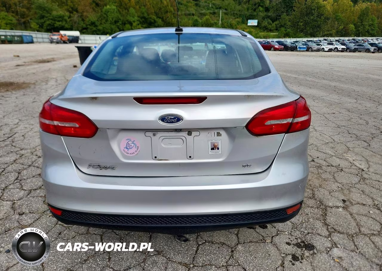 2017 Ford Focus Se VIN:1FADP3F27HL204267 - 6