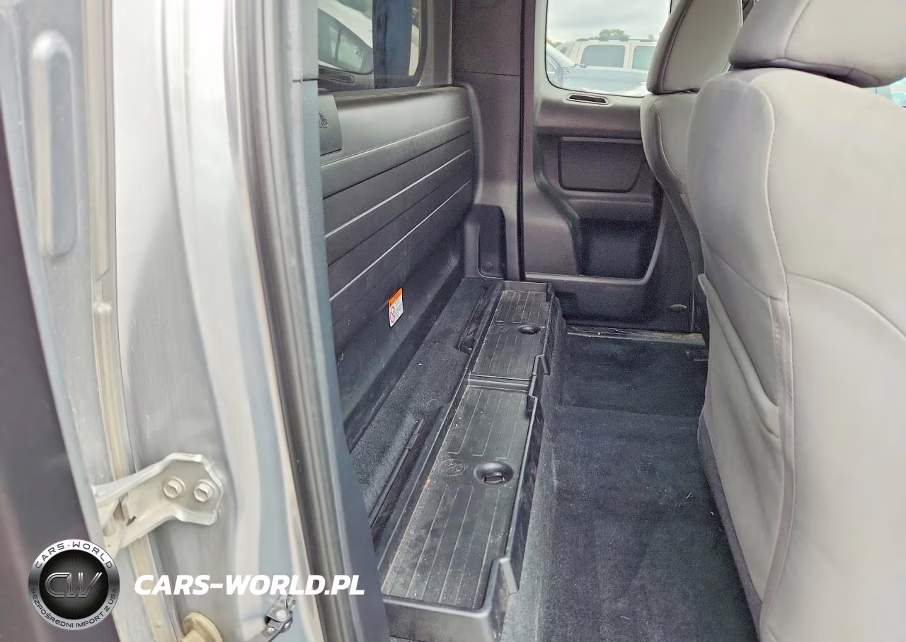 2019 Toyota Tacoma Sr VIN:5TFSX5EN1KX064967 - 10