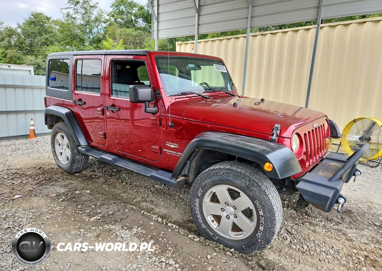 2012 Jeep Wrangler Unlimited Sahara VIN:1C4BJWEG7CL123554 - 4