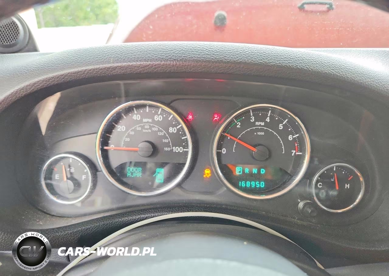 2012 Jeep Wrangler Unlimited Sahara VIN:1C4BJWEG7CL123554 - 9