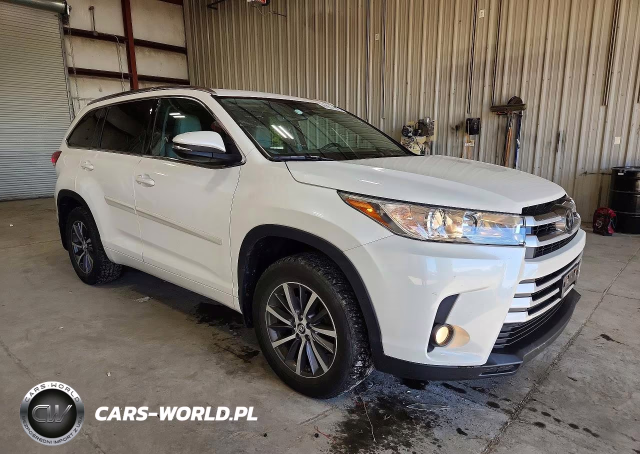 2017 Toyota Highlander Xle VIN:5TDJZRFH9HS476803 - 4