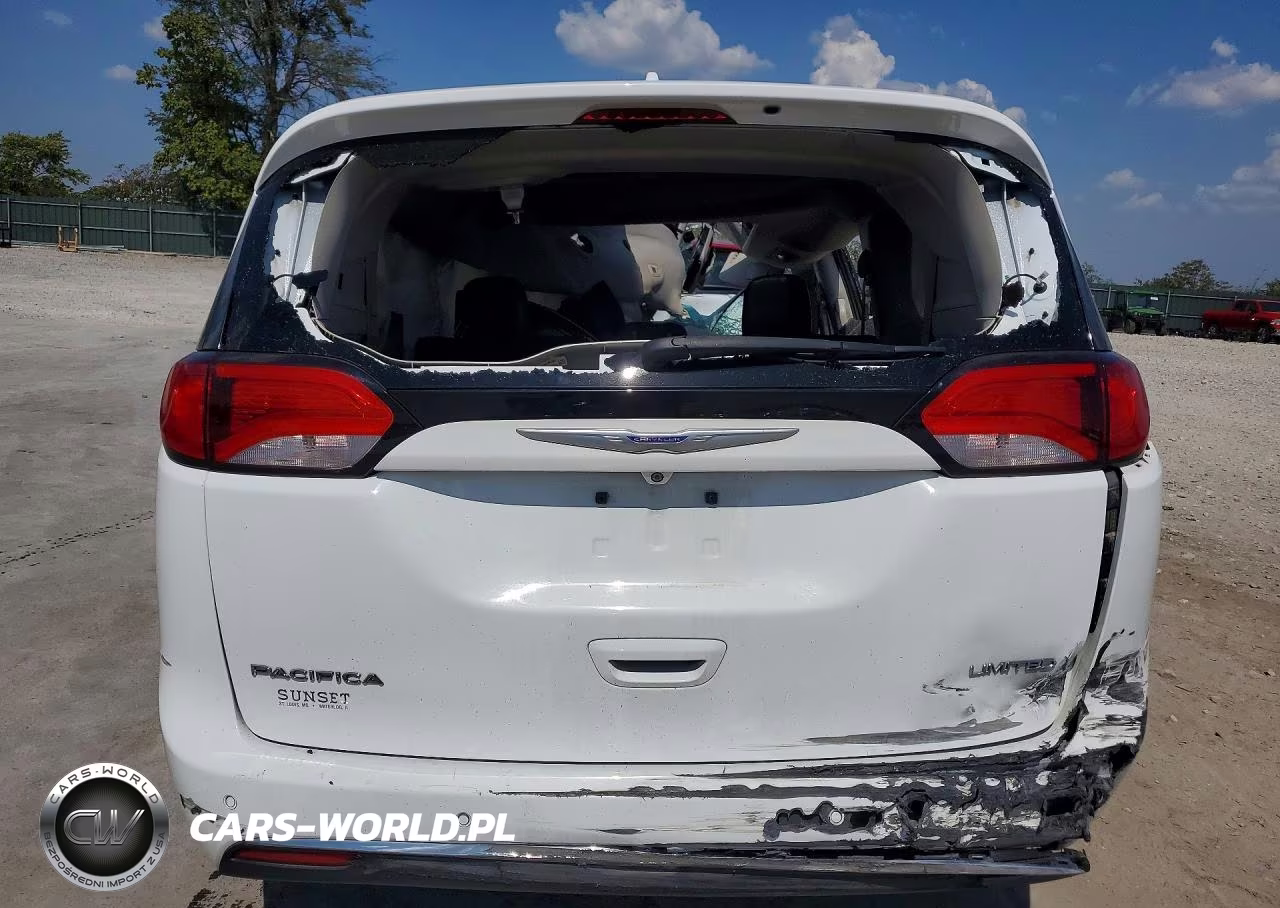 2018 Chrysler Pacifica Limited VIN:2C4RC1GGXJR272425 - 6