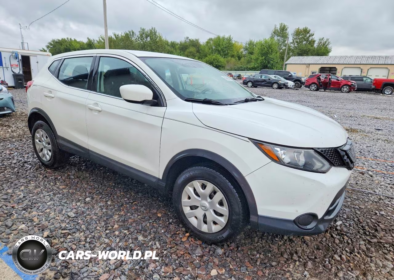 2018 Nissan Rogue Sport S VIN:JN1BJ1CR5JW258800 - 4