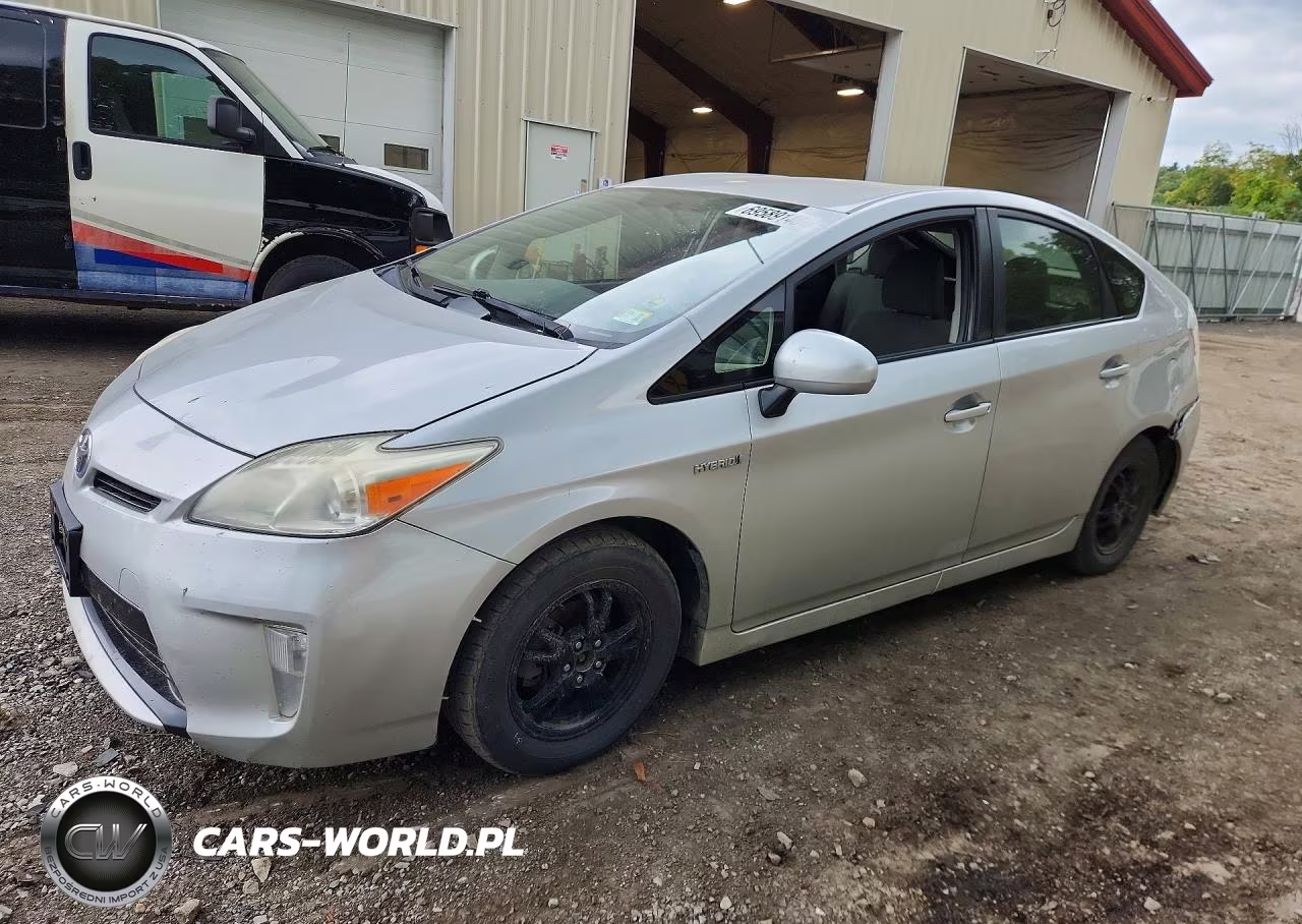 2013 Toyota Prius Two VIN:JTDKN3DU2D1696014 - 1
