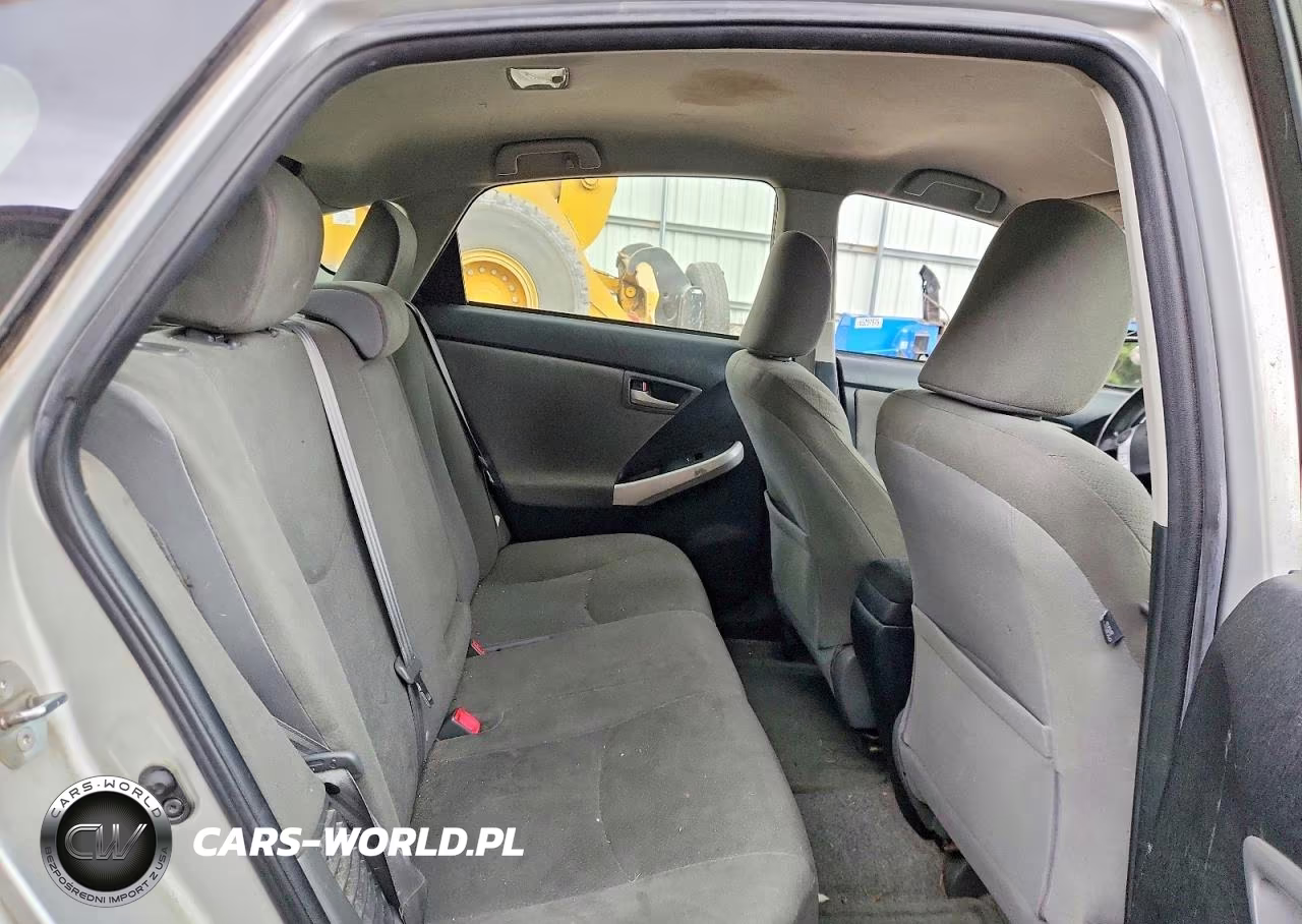 2013 Toyota Prius Two VIN:JTDKN3DU2D1696014 - 10
