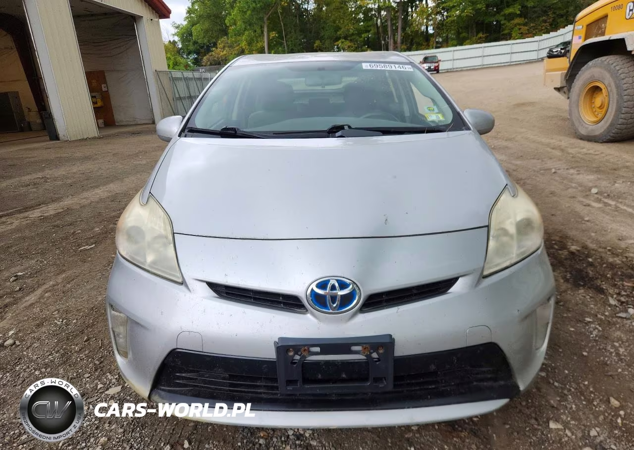 2013 Toyota Prius Two VIN:JTDKN3DU2D1696014 - 5