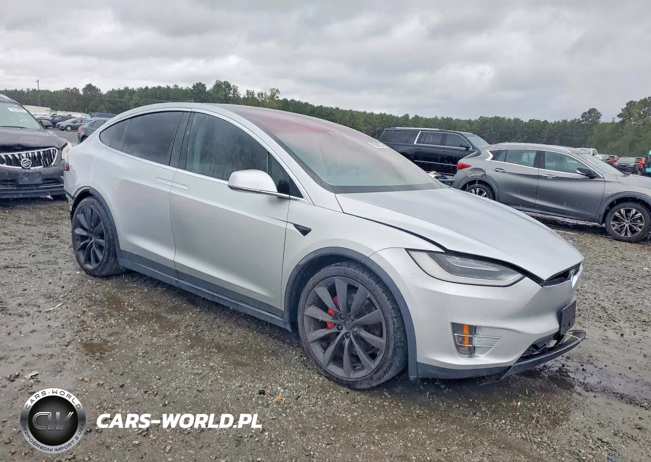 2017 Tesla Model X VIN:5YJXCDE48HF056158 - 4