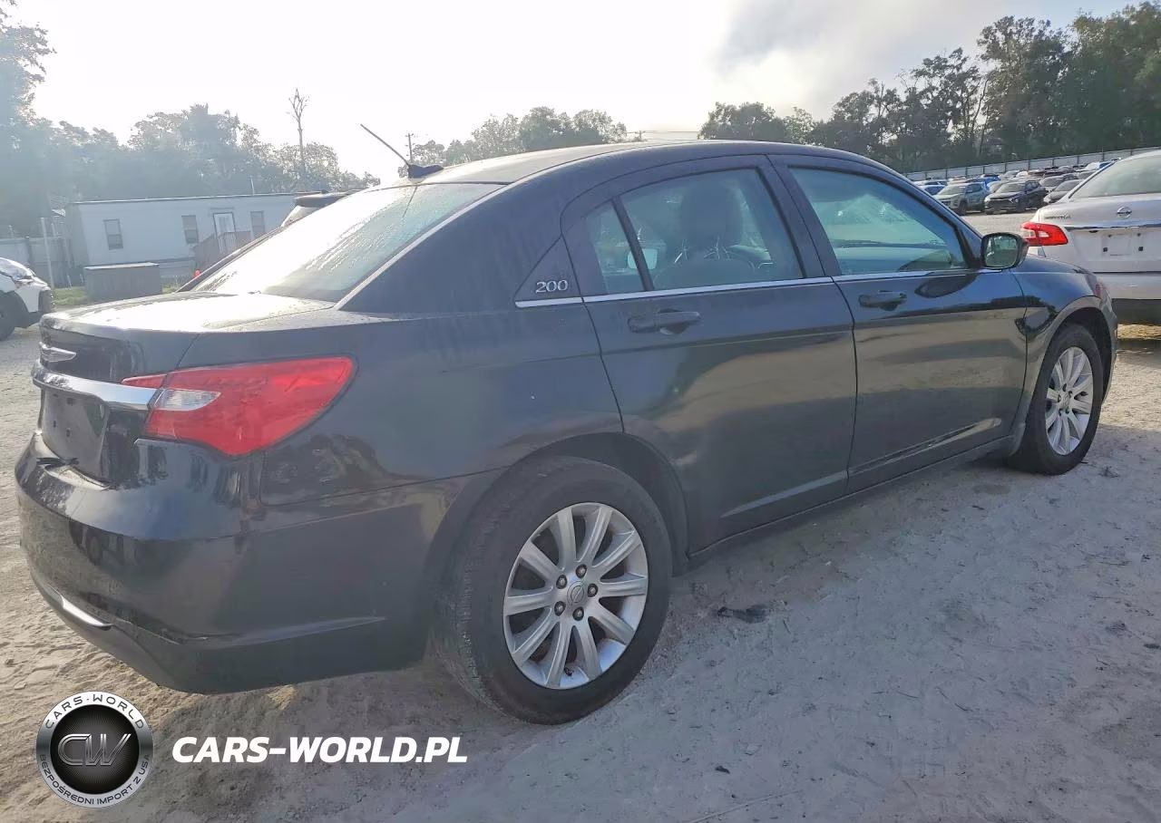 2013 Chrysler 200 Touring VIN:1C3CCBBB6DN578793 - 3