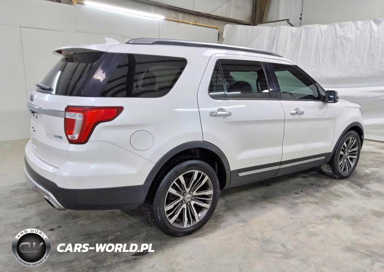 2017 Ford Explorer Platinum VIN:1FM5K8HT0HGC64301 - 3