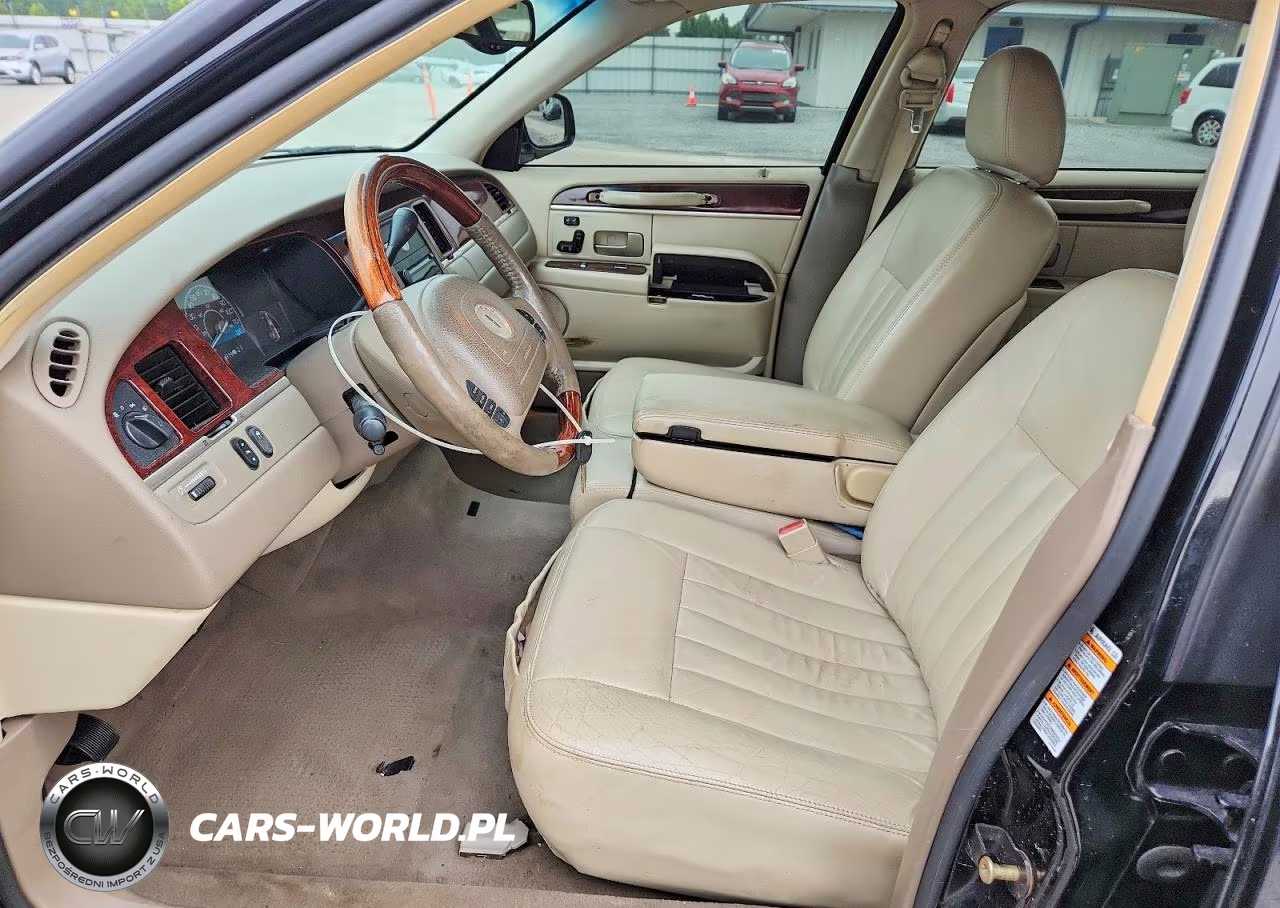 2003 Lincoln Town Car Signature VIN:1LNHM82W83Y647075 - 7
