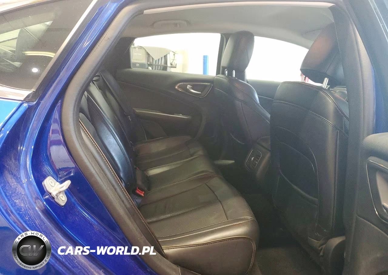 2015 Chrysler 200 C VIN:1C3CCCEGXFN610516 - 10